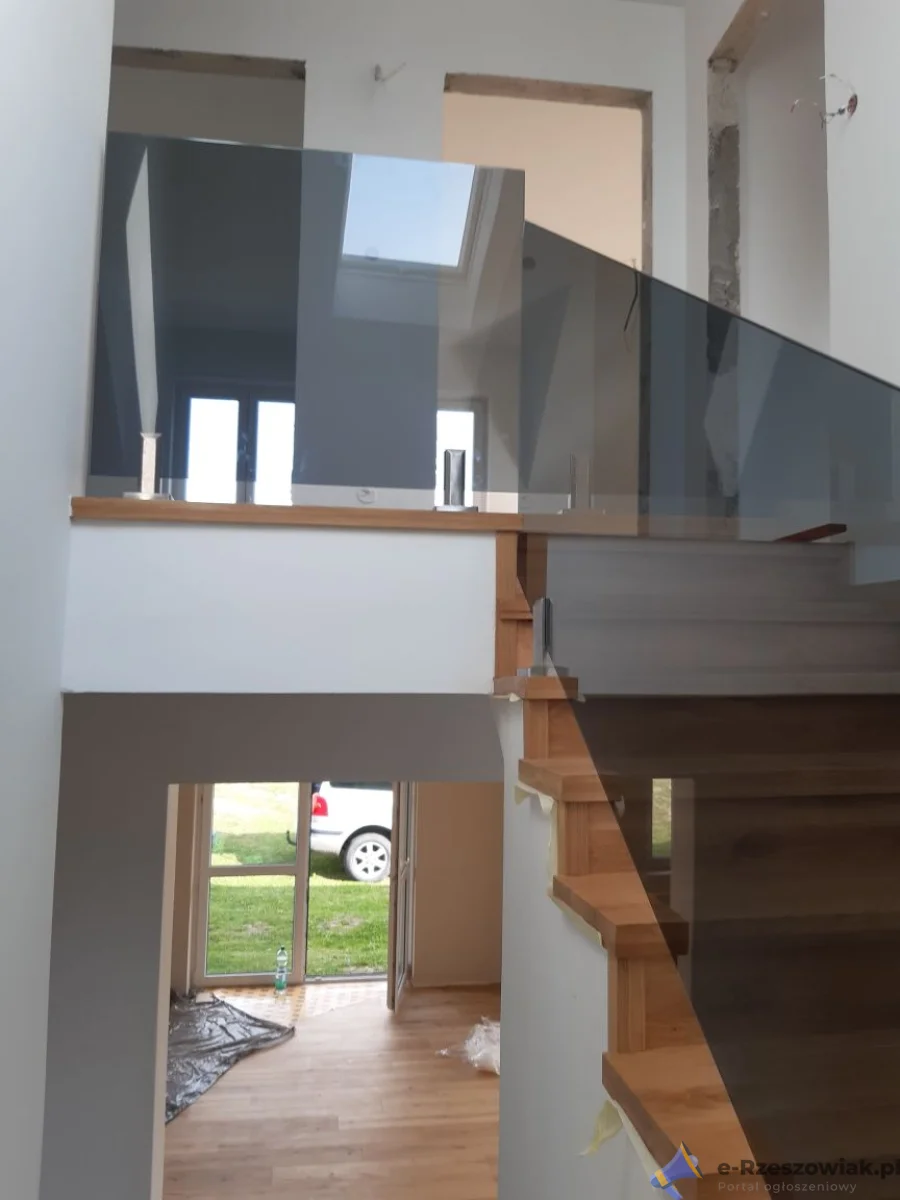 Schody drewniane, wyrób, montaż, lakierowane komplexowo