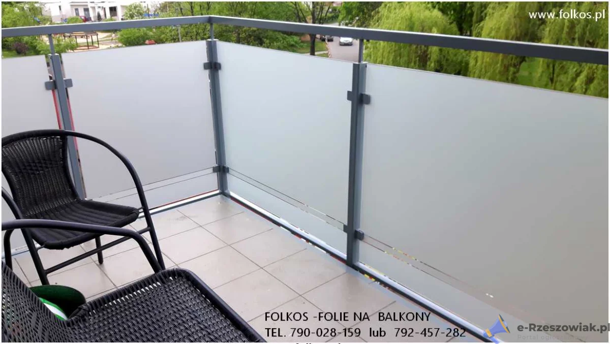 Oklejamy szyby balkonowe Warszawa - Folia na balkon- prywatyzująca -Folie matowe na szklane balustrady balkonowe