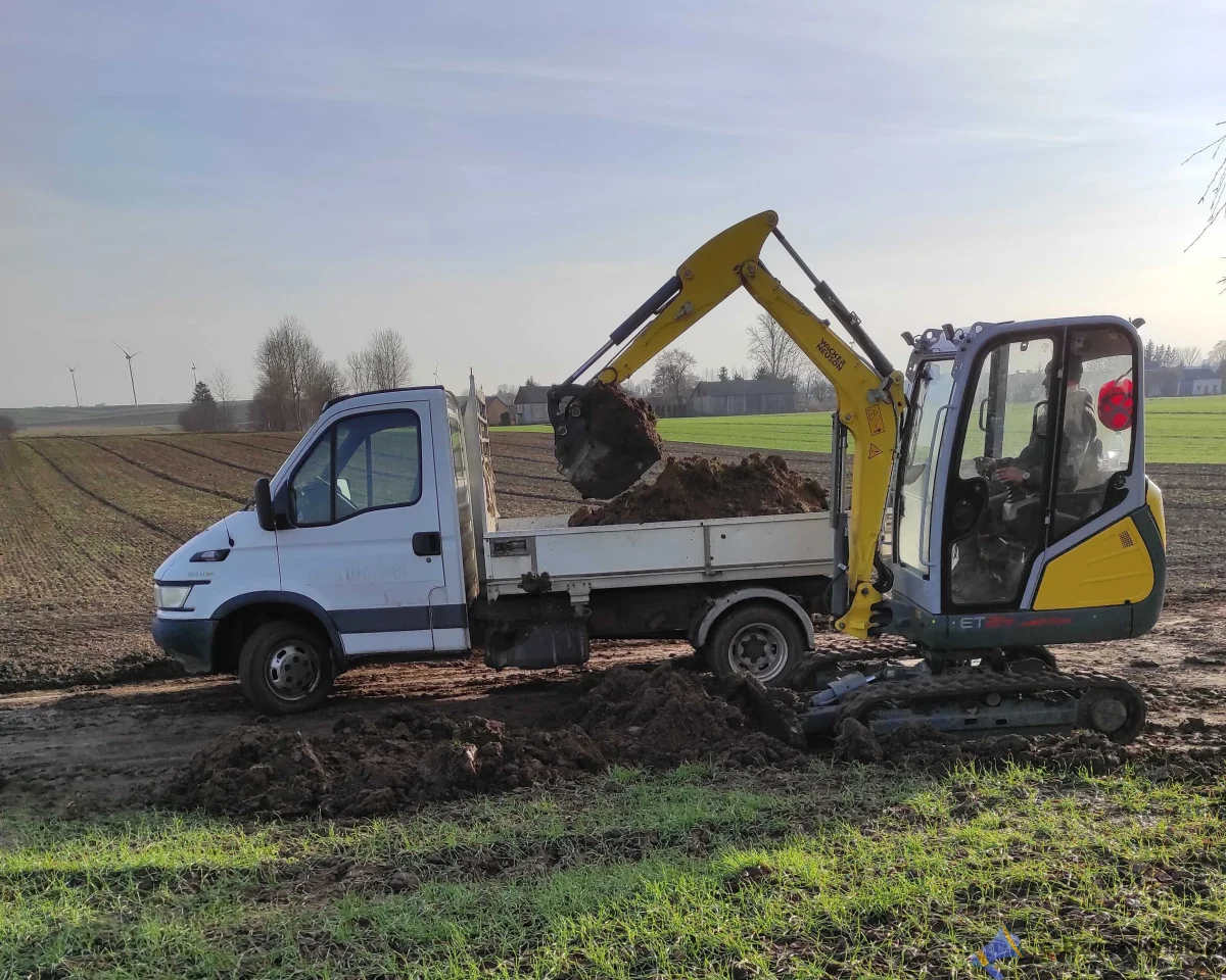 Usługi minikoparka Rzeszów Krasne Malawa Stdażów Palikówka Łąka tel 692120020