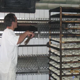 Piekarnia zatrudni pracownika produkcji
